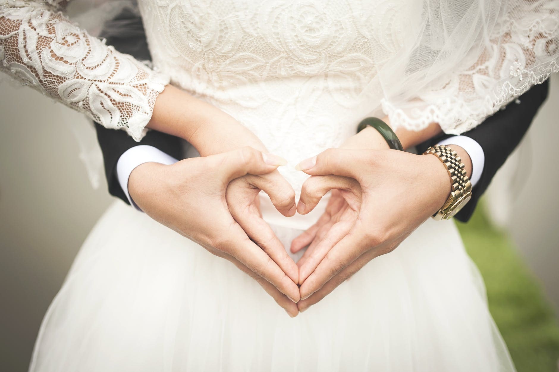 how to store wedding dress